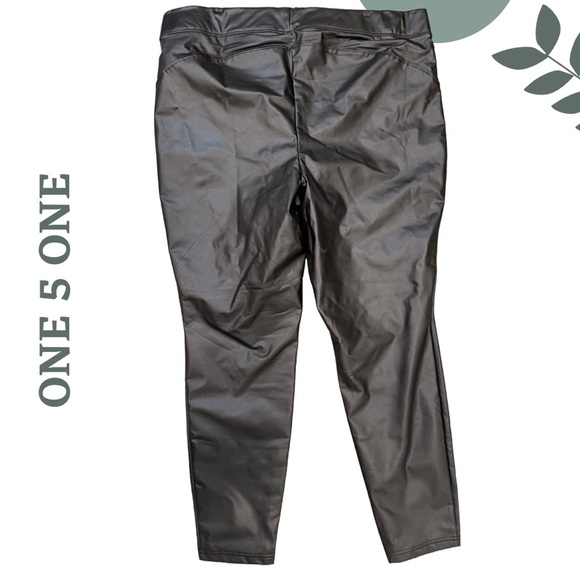 🛍️3/$40 ONE5ONE Faux Leather Pants- PULL on Elastic Waist – Size 2X - Picture 2 of 7